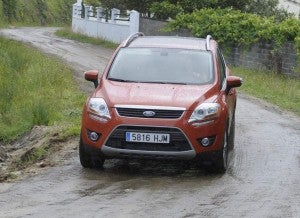 Ford Kuga Titanium 4x4, camino Ford Kuga Titanium 4x4, camino
