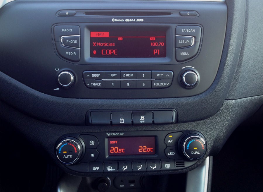 Kia Ceed Consola central del Kia Cee'd.