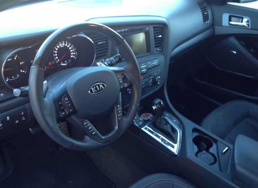 Kia Optima Calidad y sobriedad, así se puede definir el interior del Kia Optima.