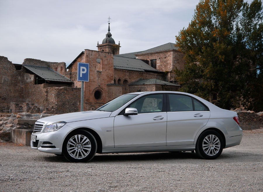 Mercedes C 220 CDi Elegance Mercedes C 220 CDi Elegance, Monasterio de Carracedelo, Rubén Fidalgo.