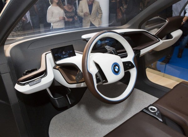 BMWi El interior es claramente futurista.