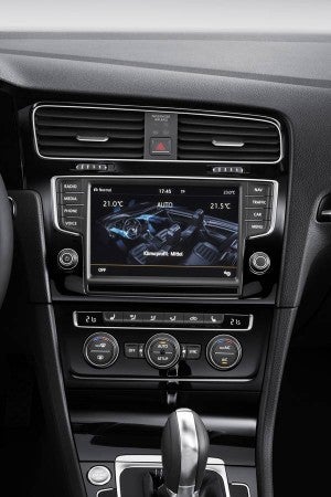 VW-Golf7_10 VW Golf columna central