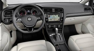 VW-Golf7_8 VW Golf interior