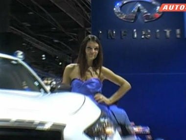 Salón de París 2012: las chicas, en vídeo Salón de París 2012: las chicas, en vídeo