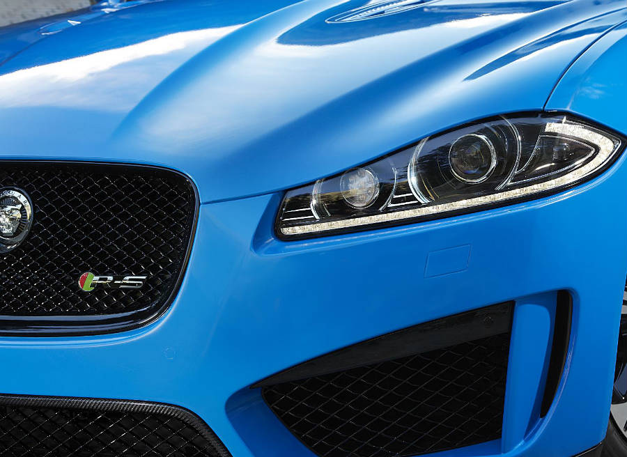 Jaguar XFR S El Jaguar XFR-S llega a los concesionarios británicos en mayo de 2013.