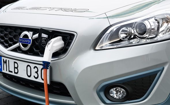 Volvo desarrolla un cargador rápido para coches eléctricos que reduce a 90 minutos el tiempo de recarga Volvo desarrolla un cargador rápido para coches eléctricos que reduce a 90 minutos el tiempo de recarga