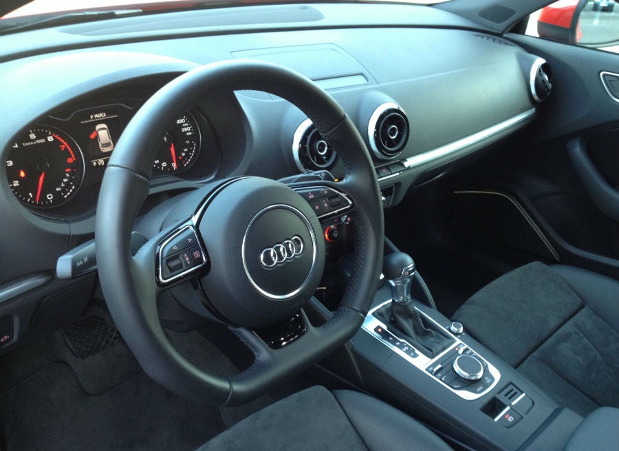 Audi A3 Interior del nuevo Audi A3: sobrio pero con muchos detalles novedosos.