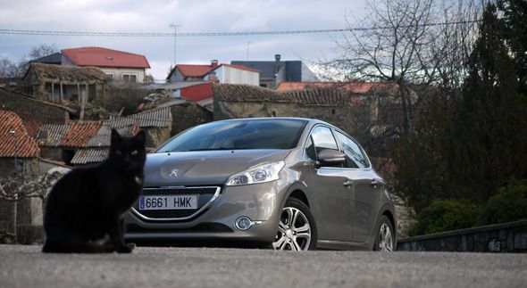 Peugeot 208 eHDi Vs 1.2 VTi Allure: comparativa Peugeot 208 eHDi Vs 1.2 VTi Allure: comparativa