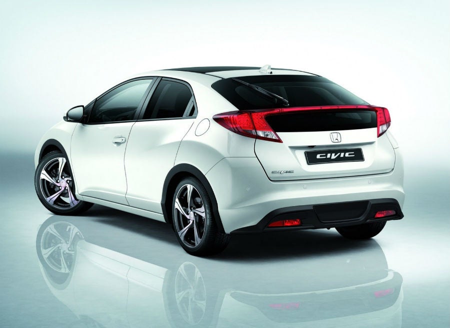 Honda Civic El Honda Civic Aero Pack le da una imagen más agresiva al compacto japonés.