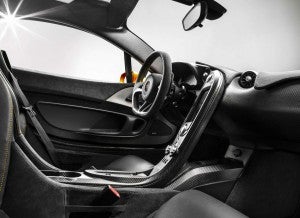 McLaren P1 Fibra de carbono y una apariencia totalmente racing, así es el interior del McLaren P1.