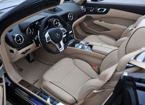 Brabus 800 Roadster El interior del Brabus 800 Roadster cambia bastante respecto al Mercedes SL 65 AMG.