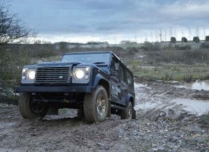 Land Rover Defender A pesar del motor eléctrico, las características 4x4 del Defender siguen intactas.
