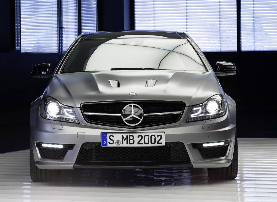 Mercedes C63 AMG 507 Edition Las dos aberturas del capó son la seña de identidad de este Mercedes C63 AMG 507 Edition.