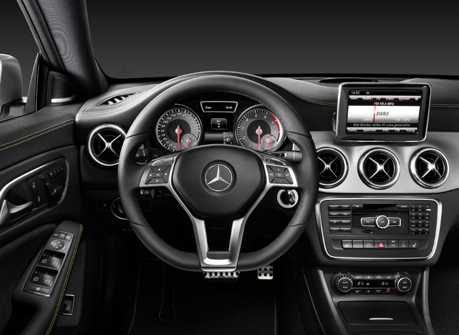 Mercedes CLA Edition 1 El interior del CLA Edition 1 es atrevido, considerando que hablamos de Mercedes.