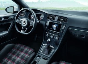 VW Golf GTi El interior del nuevo Volkswagen Golf GTi conserva el clasicismo de las versiones anteriores.