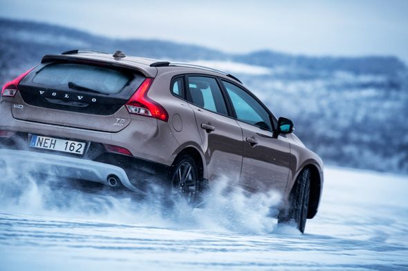 Nuevos Volvo V40 Cross Country y V40 R Design, ya a la venta Nuevos Volvo V40 Cross Country y V40 R Design, ya a la venta