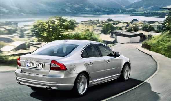 Volvo renueva sus modelos S60, S80, V60, V70 y XC60 y XC70 con nuevo diseño y tecnologías actualizadas Volvo renueva sus modelos S60, S80, V60, V70 y XC60 y XC70 con nuevo diseño y tecnologías actualizadas
