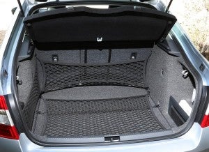Skoda Octavia La capacidad del maletero del Skoda Octavia es de 590 litros.