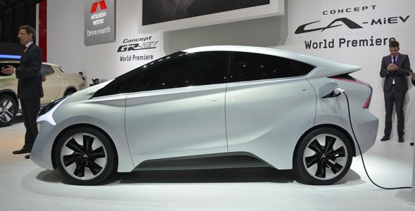 Mitsubishi Concept GR-HEV y Concept CA-MiEV, en el Salón del Automóvil de Ginebra Mitsubishi Concept GR-HEV y Concept CA-MiEV, en el Salón del Automóvil de Ginebra