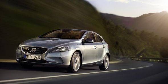 El Volvo V40 reduce las emisiones de CO2 y amplía las versiones con tracción integral El Volvo V40 reduce las emisiones de CO2 y amplía las versiones con tracción integral