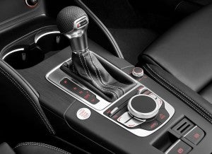 Audi MMI El nuevo Audi A3 presenta la última evolución del sistema MMI de Audi.