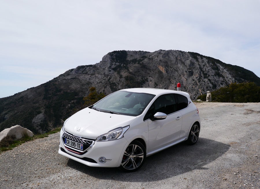 Prueba Peugeot 208 GTi Prueba Peugeot 208 GTi, Niza, Rubén Fidalgo