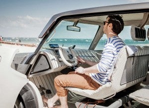Toyota MEWE Un vistazo al interior del Toyota ME.WE y nos quedará claro que estamos ante un prototipo.