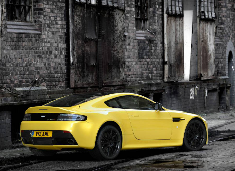 Aston Martin V12 Vantage S Más ligero, potente y rápido, así es el Aston Martin V12 Vantage S.