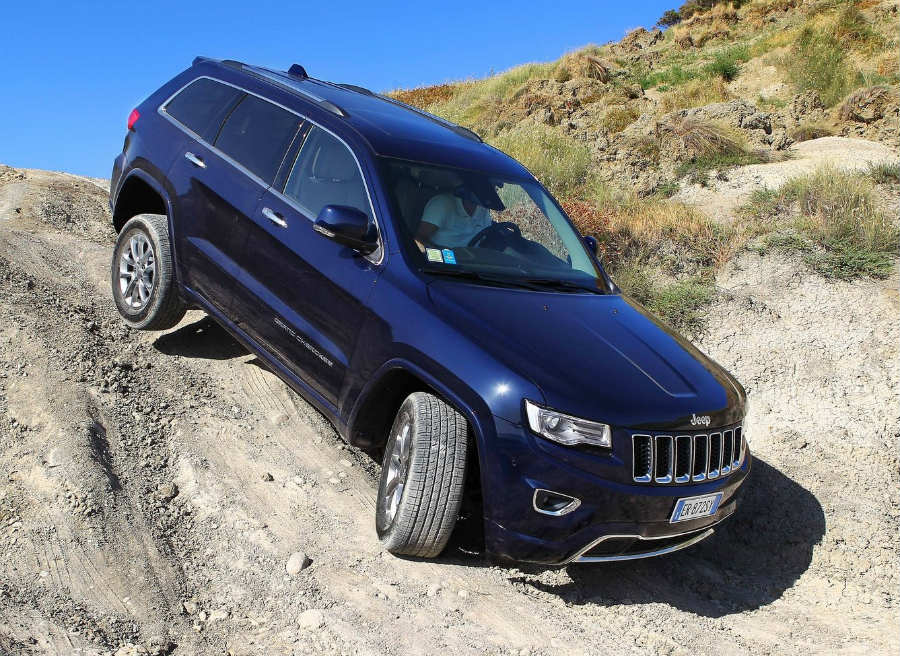 Jeep Grand Cherokee El nuevo Jeep Grand Cherokee afrontará con solvencia hasta los imprevistos más complicados.