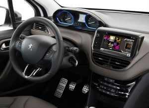 Peugeot 2008 El interior del Peugeot 2008 es muy similar al del 208.