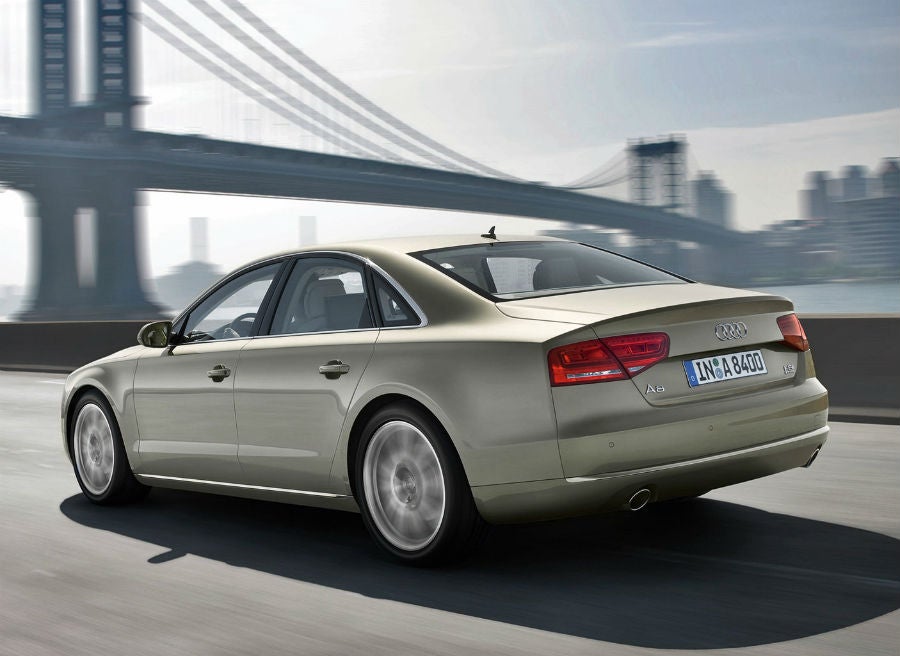 Audi A8 El Audi A8 será el primer modelo en incorporar el sistema Matrix LED.