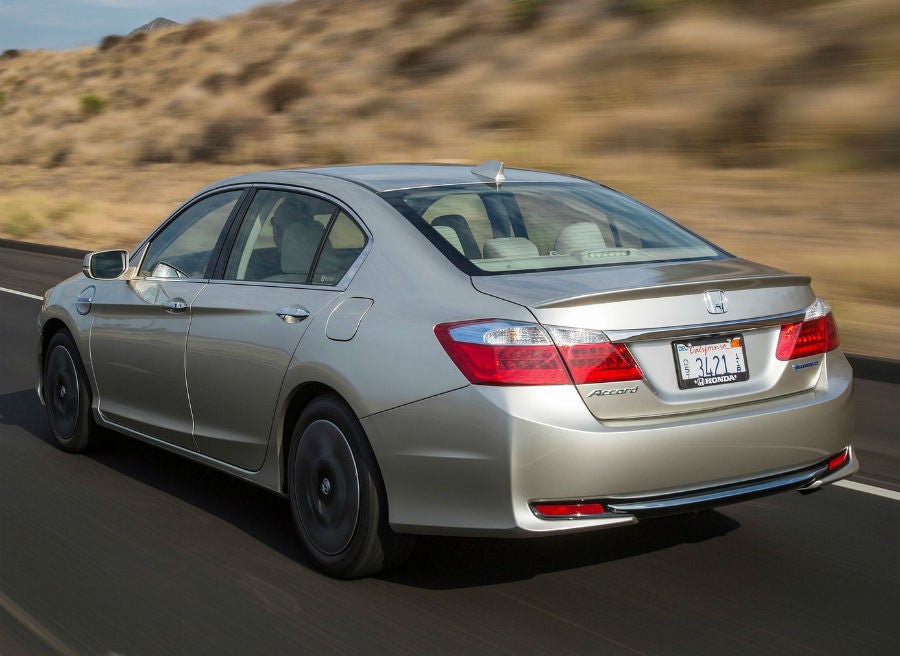 Honda Accord Honda lanza las versiones híbrida e híbrida enchufable del Accord.