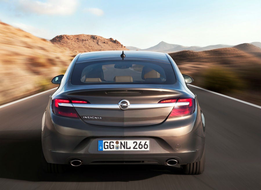 Opel Insignia Las ópticas traseras del Insignia incorporan tecnología LED en todos los acabados.