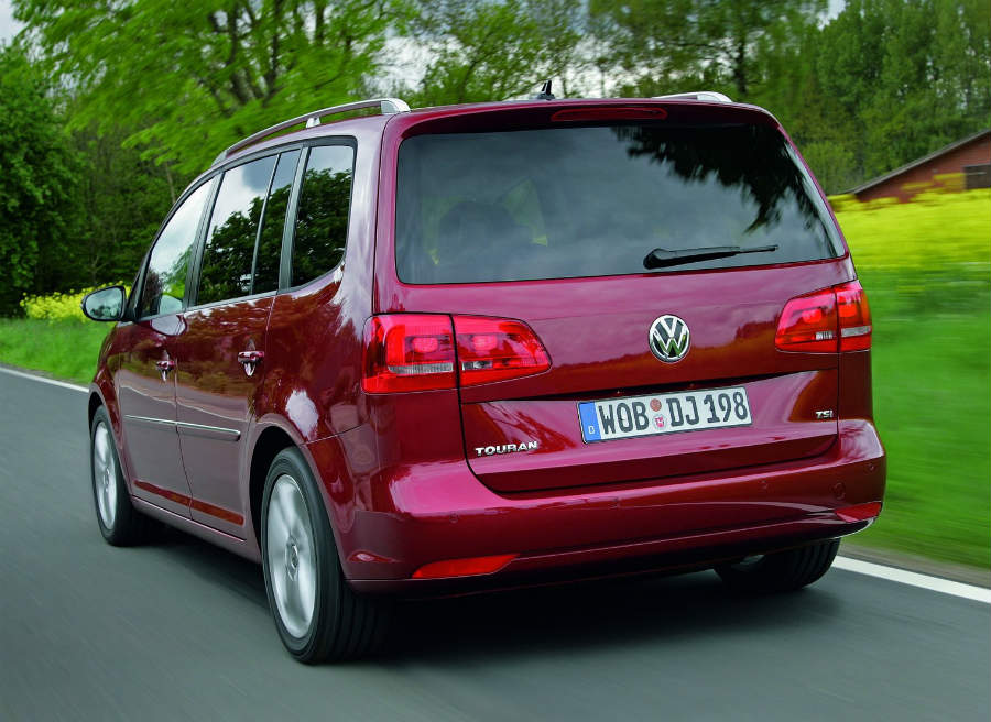 Volkswagen Touran El Volkswagen Touran cuenta ahora con nuevas opciones de equipamiento.
