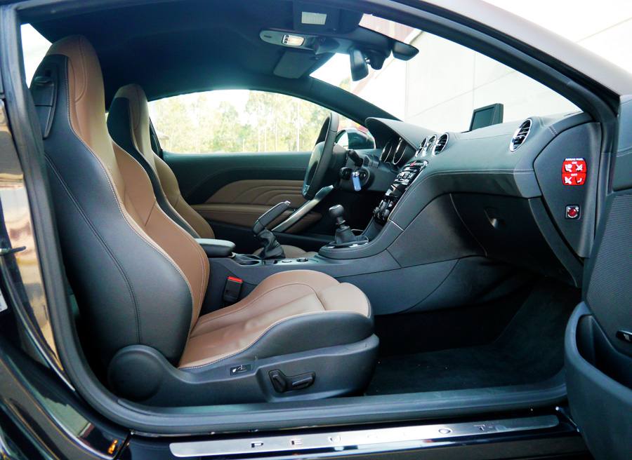 Prueba Peugeot RCZ THP 200 CV 2013 Prueba Peugeot RCZ THP 200 CV 2013, interior, Rubén Fidalgo