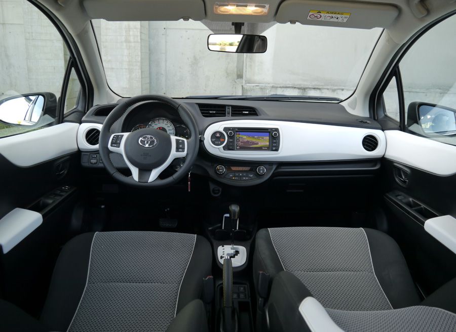 Prueba Toyota Yaris Soho 2013 Prueba Toyota Yaris Soho 2013, interior, Rubén Fidalgo