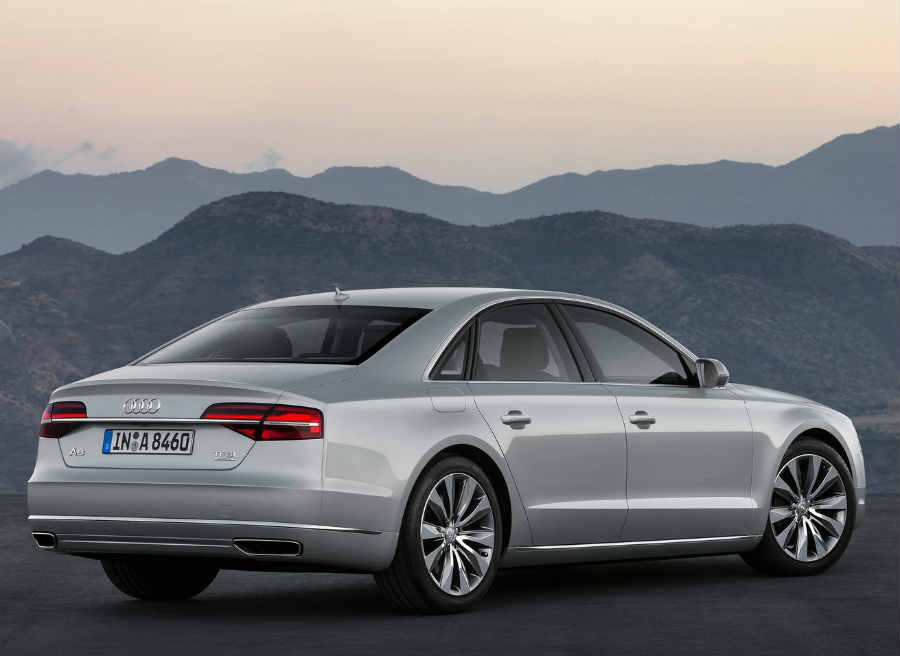 Audi A8 El nuevo Audi A8 llegará a los concesionarios a finales de este mismo año.