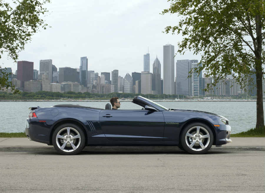 Chevrolet Camaro Convertible La versión descapotable del Chevrolet Camaro hace su debut mundial en el Salón de Frankfurt.