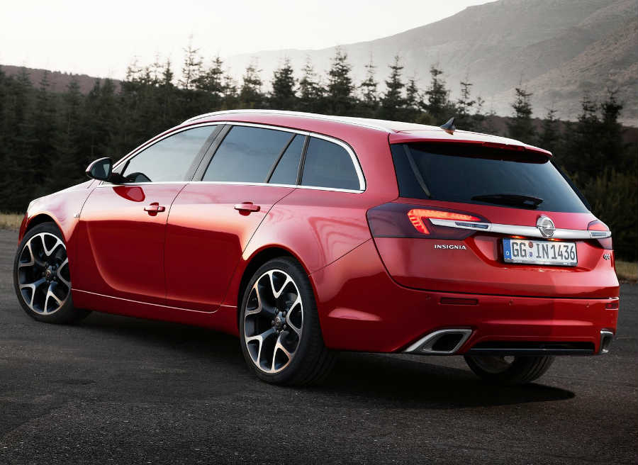 Opel Insignia OPC El Opel Insignia OPC cuenta con un motor de 325 CV.
