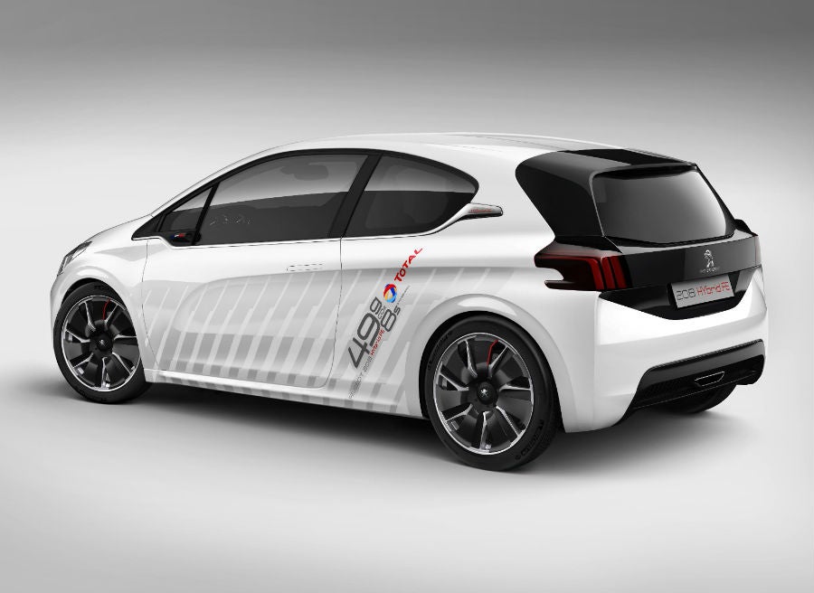 Peugeot 208 Hybrid FE La parte trasera del Peugeot 208 Hybrid FE ha sido totalmente rediseñada.