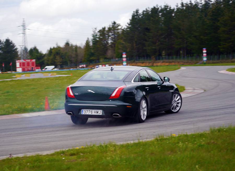 Prueba Jaguar XJ 3.0d 274 CV Prueba Jaguar XJ 3.0d 274 CV, A Pastoriza, Rubén Fidalgo
