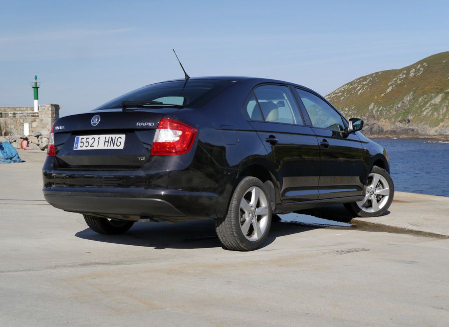 Skoda Rapid 1.6 TDi Skoda Rapid 1.6 TDi, Caion, Rubén Fidalgo