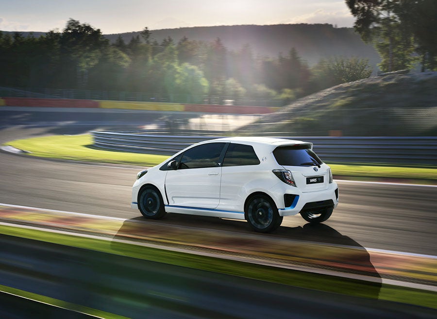 Toyota Yaris Hybrid- R Toyota Yaris Hybrid-R