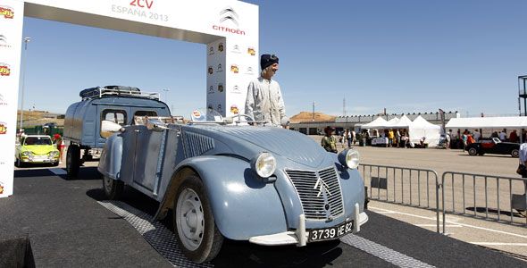 La concentración de Citroën 2CV de Alcañiz (Teruel) reúne más de 2.570 vehículos La concentración de Citroën 2CV de Alcañiz (Teruel) reúne más de 2.570 vehículos