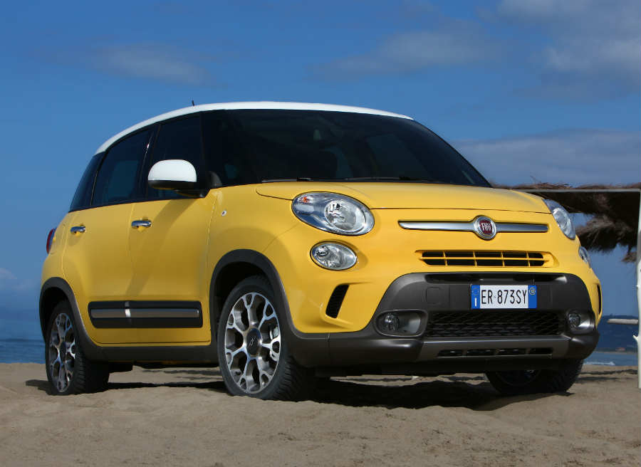 Fiat 500 Trekking La altura respecto al suelo es mayor en el Fiat 500L Trekking que en el modelo convencional.