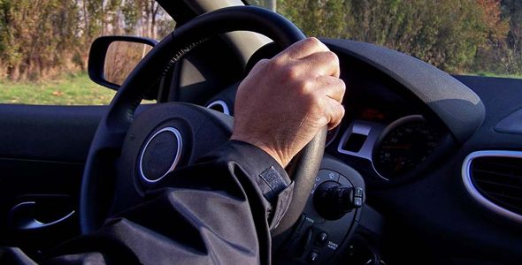 Las autoescuelas aconsejan no cambiar de marcha “de oído” Las autoescuelas aconsejan no cambiar de marcha “de oído”