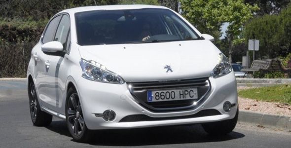 Peugeot 208, el coche más valorado por los internautas españoles Peugeot 208, el coche más valorado por los internautas españoles