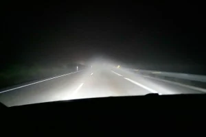 Las luces pueden deslumbrar a otros conductores