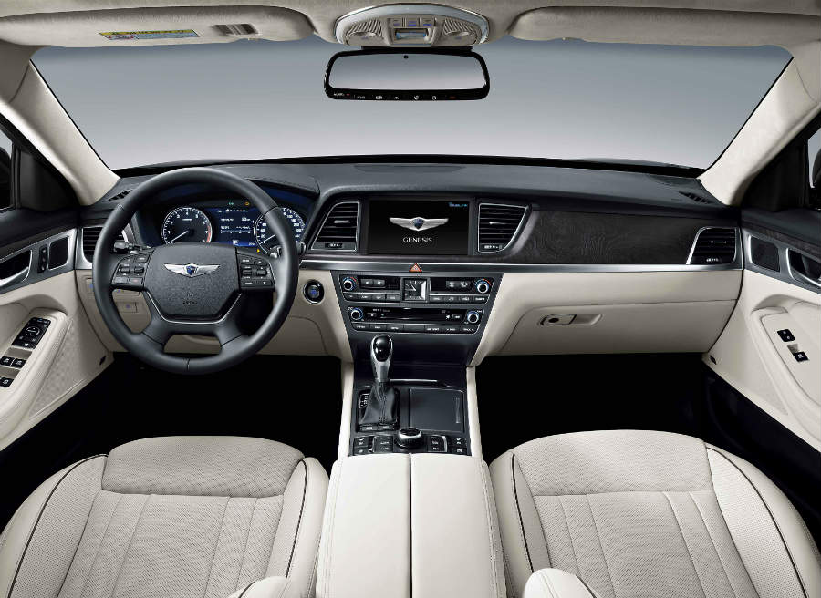 Hyundai Genesis 2 El interior del Hyundai Genesis ofrece lo mejor de la tecnología de la marca coreana.