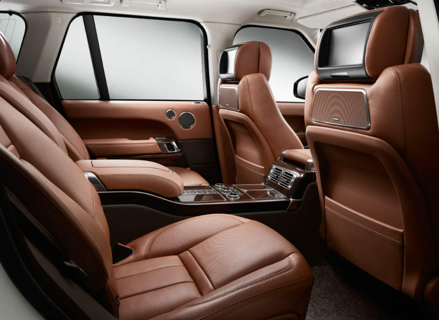 Range Rover Autobiography Plus Los asientos traseros del Range Rover con el acabado Autobiography Plus son reclinables.
